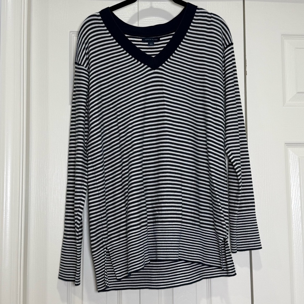 Tommy Hilfiger 100% Cotton Navy and White Striped V-Neck Sweater Size Medium